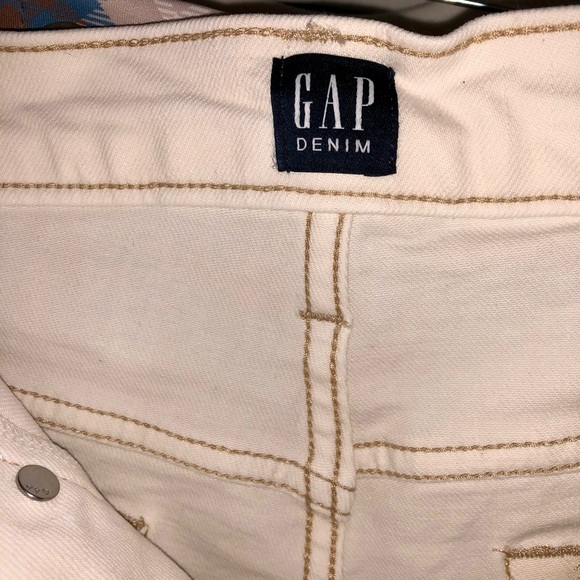 Gap high waisted white cheeky shorts 12/31 - Picture 1 of 4
